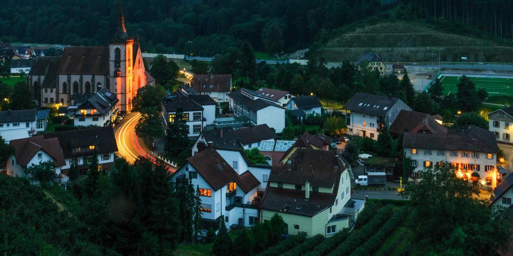 Gasthof Und Pension Zum Kreuz Lautenbach Exteriör bild